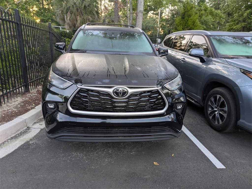 used 2023 Toyota Highlander car, priced at $41,731