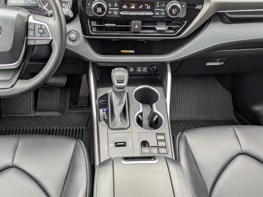 used 2023 Toyota Highlander car, priced at $42,531
