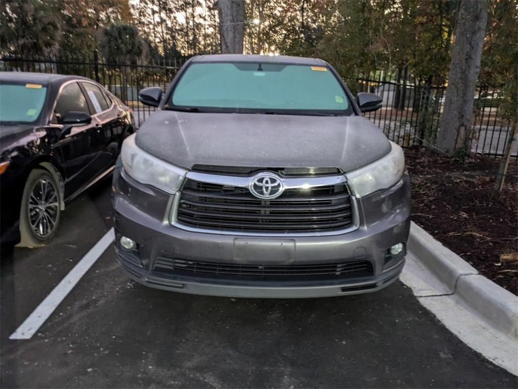 used 2015 Toyota Highlander car, priced at $19,231