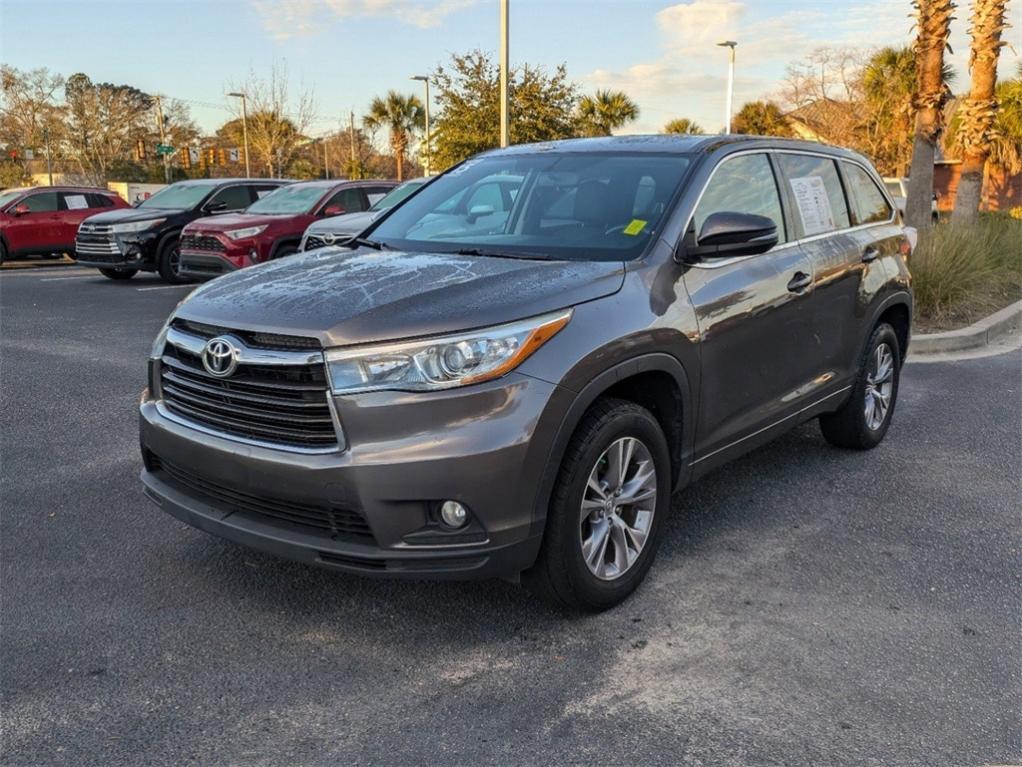 used 2015 Toyota Highlander car, priced at $18,931