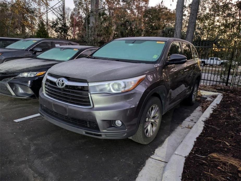 used 2015 Toyota Highlander car, priced at $19,231