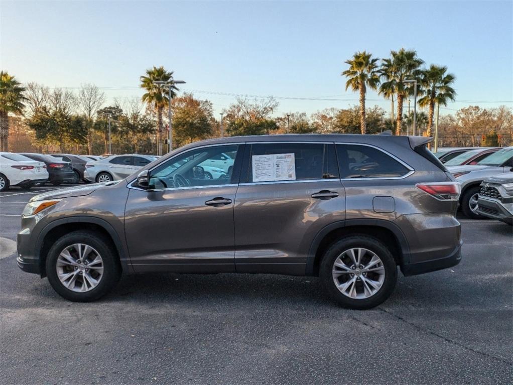 used 2015 Toyota Highlander car, priced at $18,931