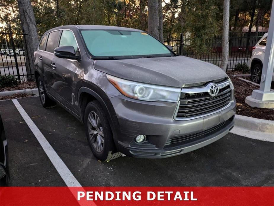 used 2015 Toyota Highlander car, priced at $19,231