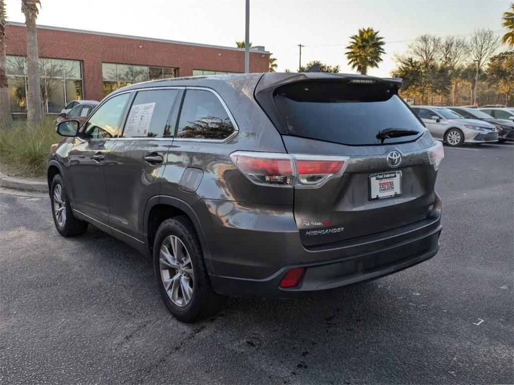 used 2015 Toyota Highlander car, priced at $18,931