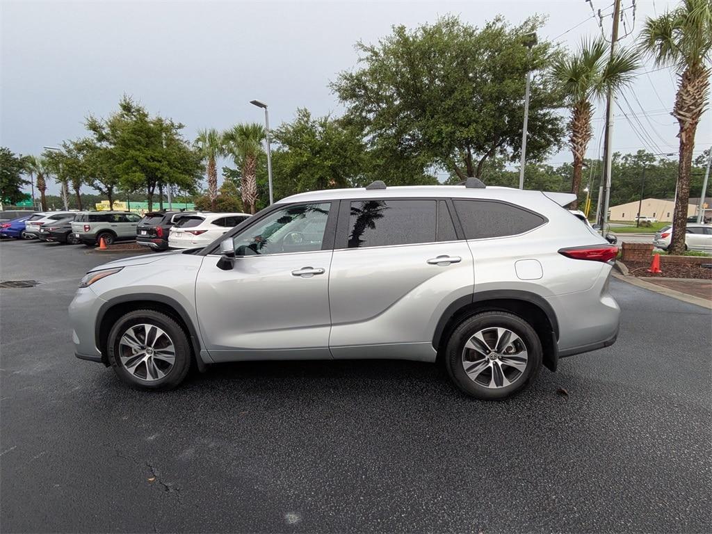 used 2023 Toyota Highlander car, priced at $39,231