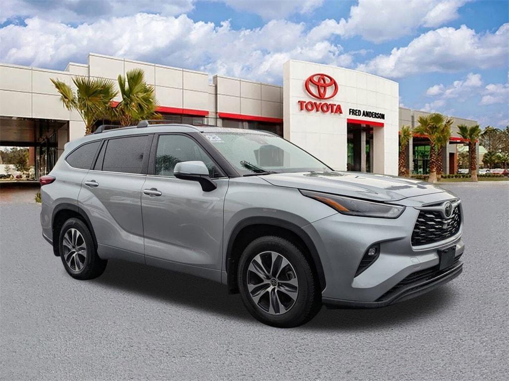 used 2023 Toyota Highlander car, priced at $37,831