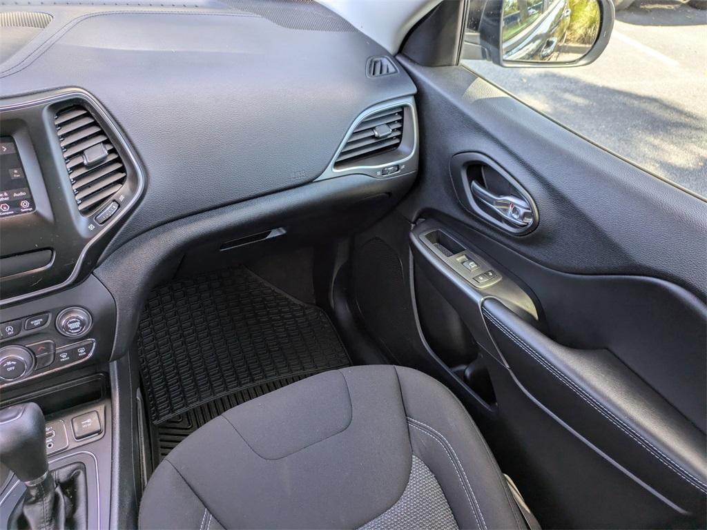 used 2020 Jeep Cherokee car, priced at $15,291