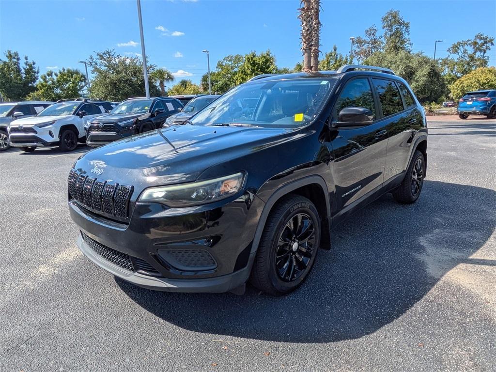 used 2020 Jeep Cherokee car, priced at $15,291