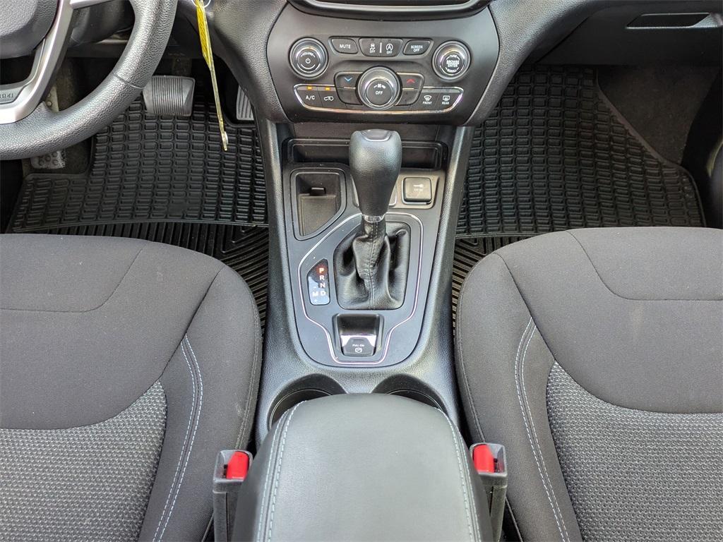 used 2020 Jeep Cherokee car, priced at $15,291