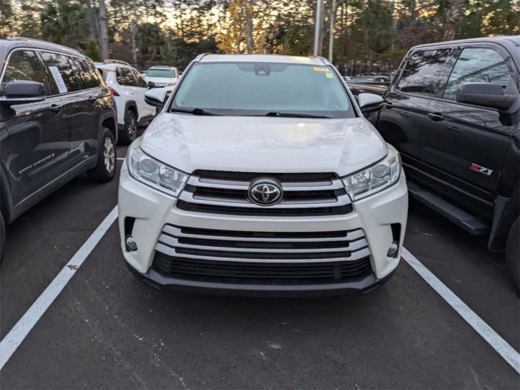 used 2019 Toyota Highlander car, priced at $26,531