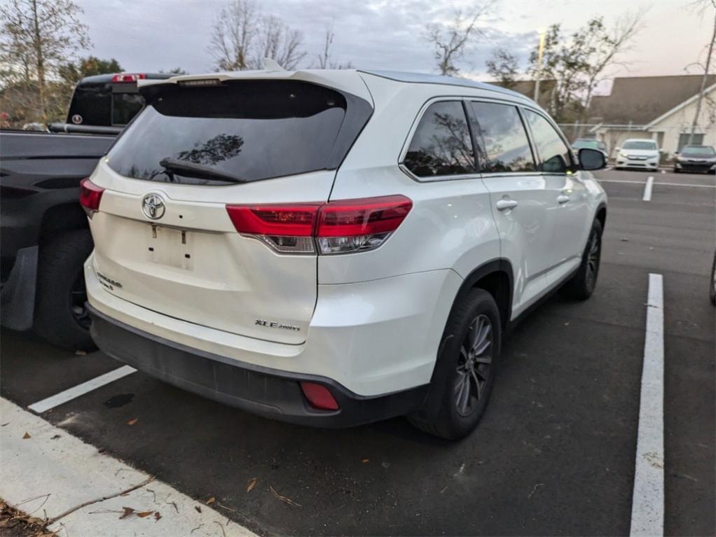 used 2019 Toyota Highlander car, priced at $26,531