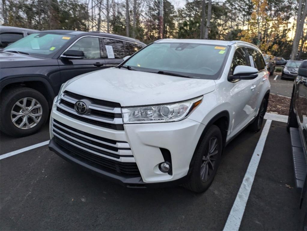 used 2019 Toyota Highlander car, priced at $26,531