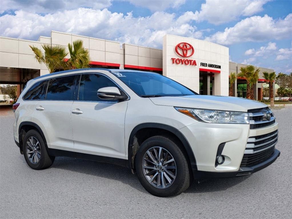 used 2019 Toyota Highlander car, priced at $26,231