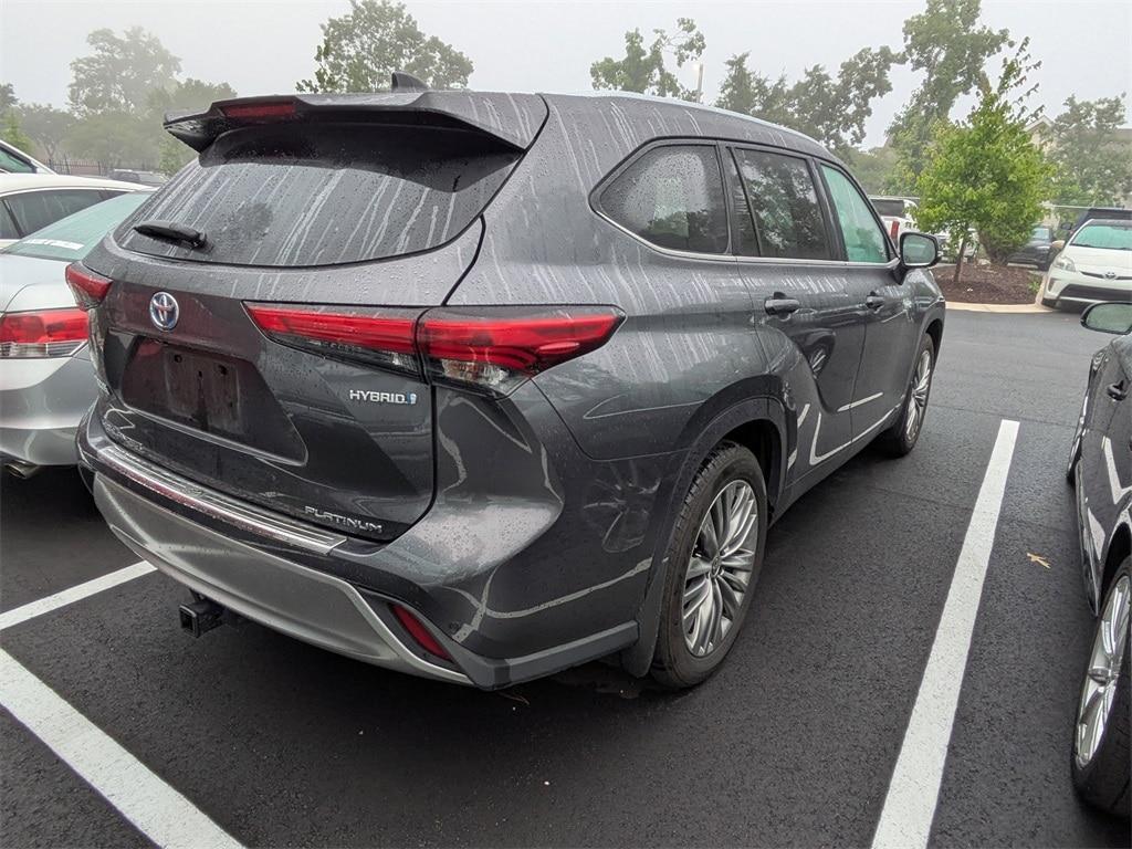 used 2020 Toyota Highlander Hybrid car, priced at $37,931
