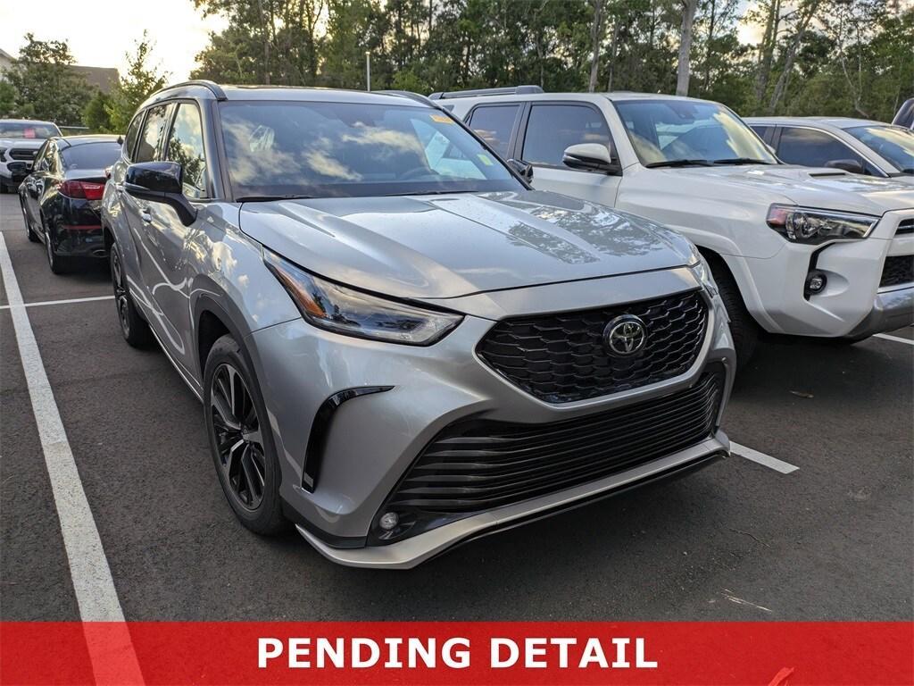 used 2022 Toyota Highlander car, priced at $40,831