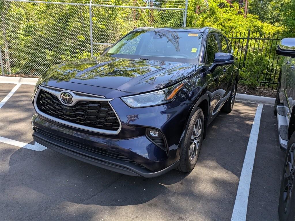 used 2023 Toyota Highlander car, priced at $42,531