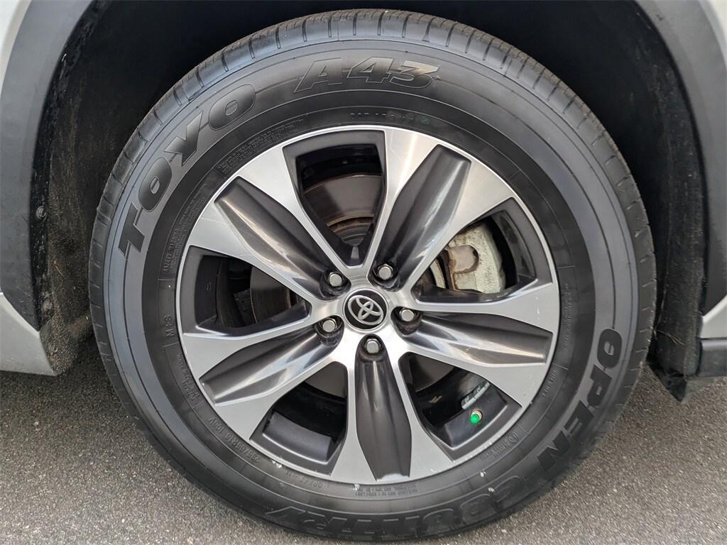 used 2023 Toyota Highlander car, priced at $36,531