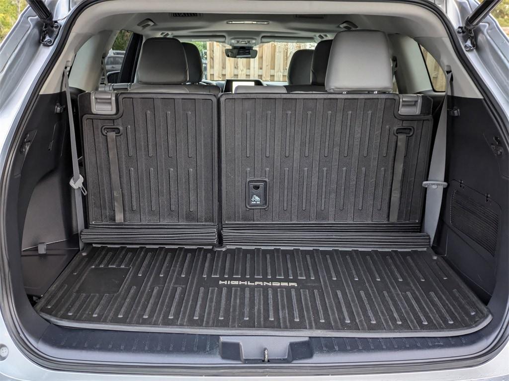 used 2023 Toyota Highlander car, priced at $36,531