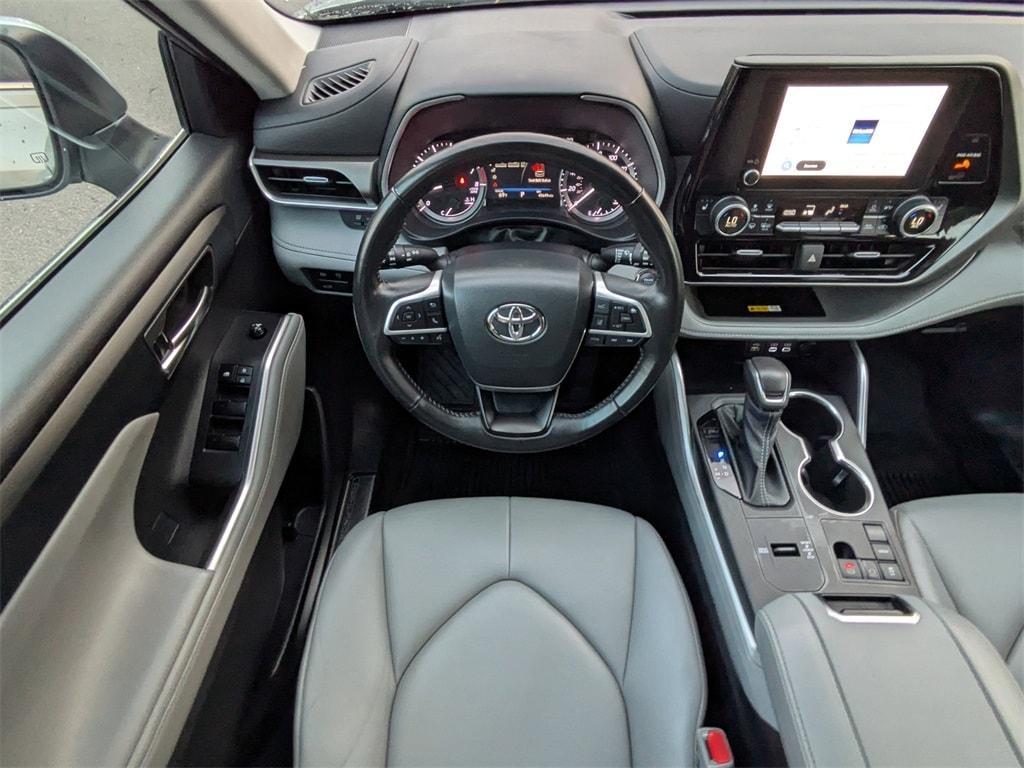 used 2023 Toyota Highlander car, priced at $36,531