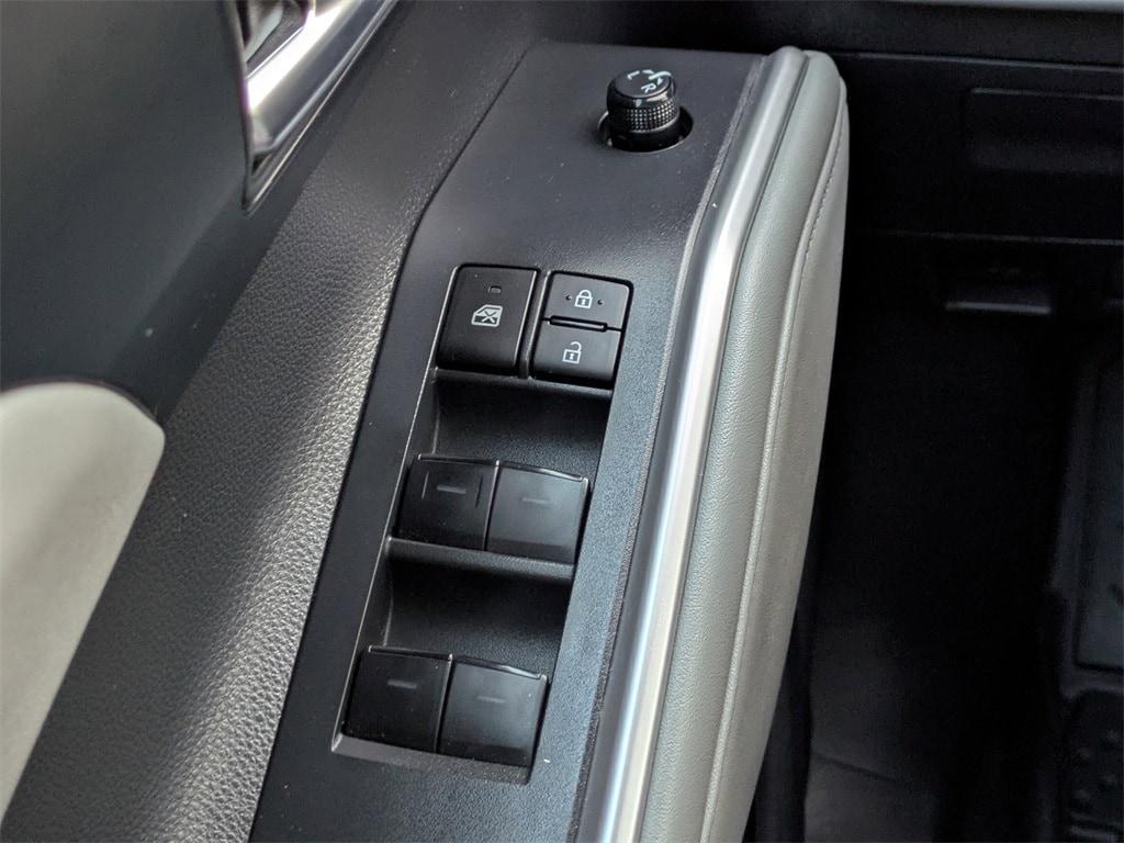 used 2023 Toyota Highlander car, priced at $36,531