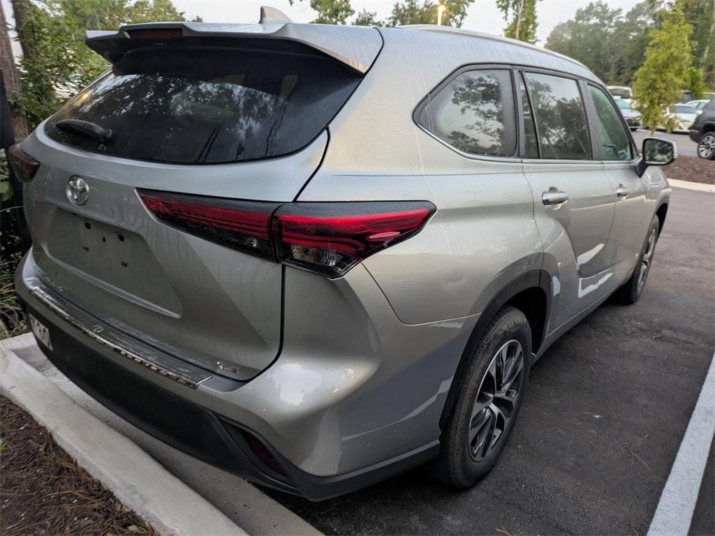 used 2023 Toyota Highlander car, priced at $37,031