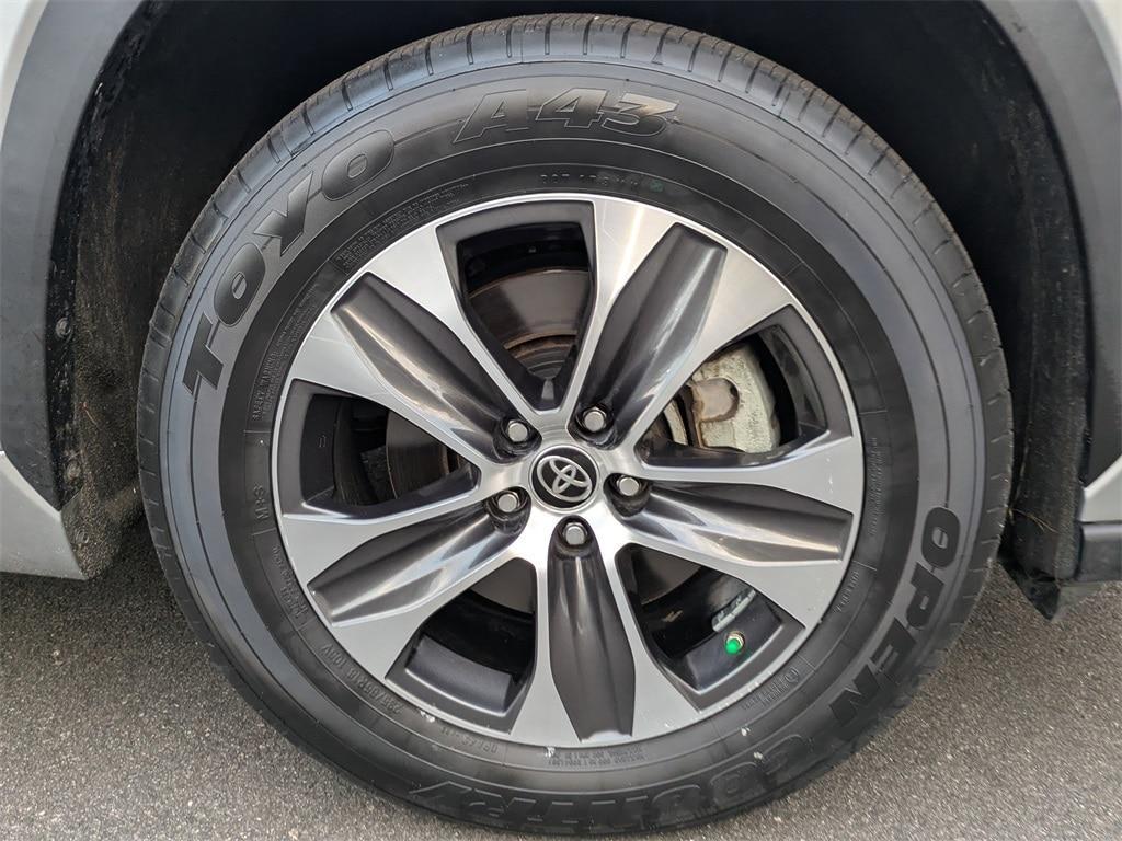 used 2023 Toyota Highlander car, priced at $36,031