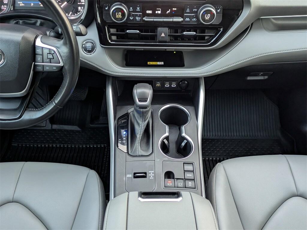 used 2023 Toyota Highlander car, priced at $36,531