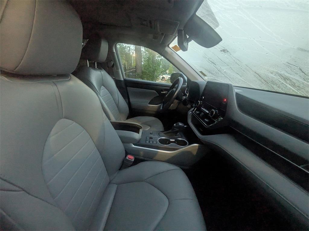 used 2023 Toyota Highlander car, priced at $37,031