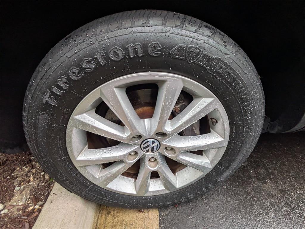 used 2014 Volkswagen Touareg car, priced at $9,231