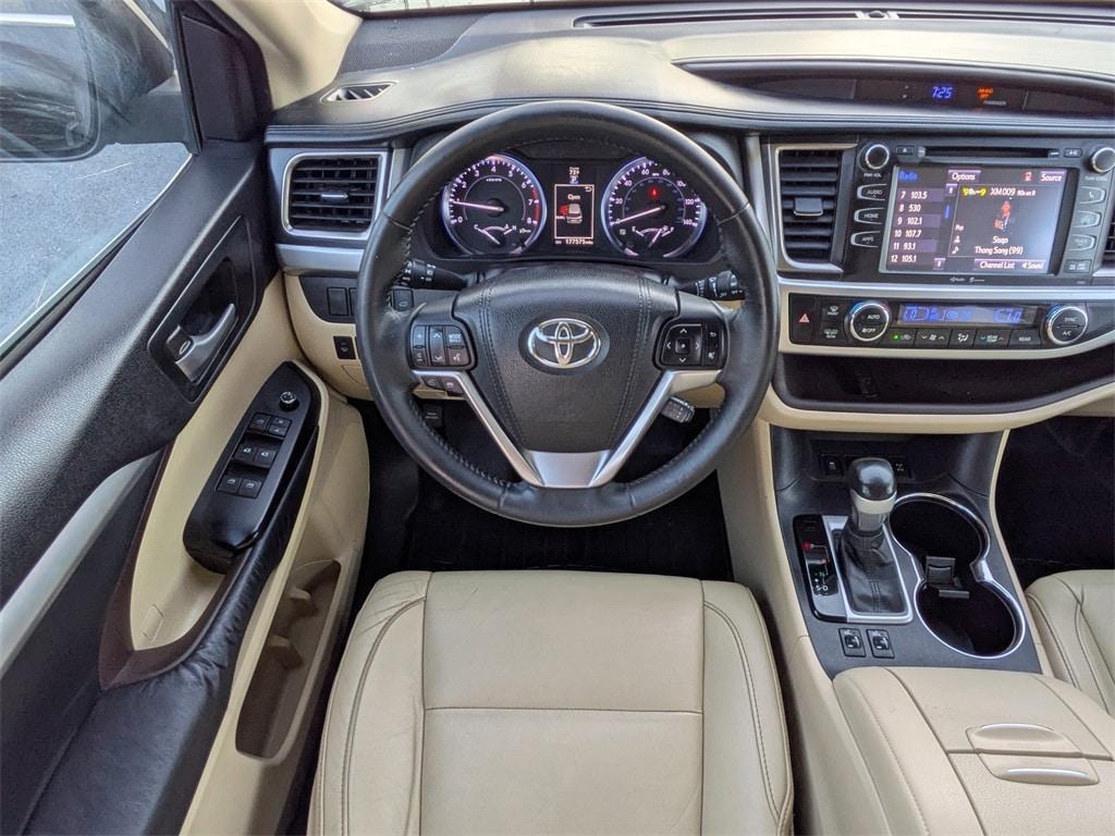 used 2015 Toyota Highlander car, priced at $15,831