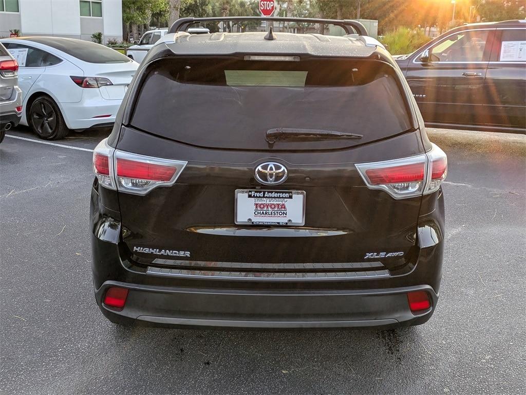 used 2015 Toyota Highlander car, priced at $15,831