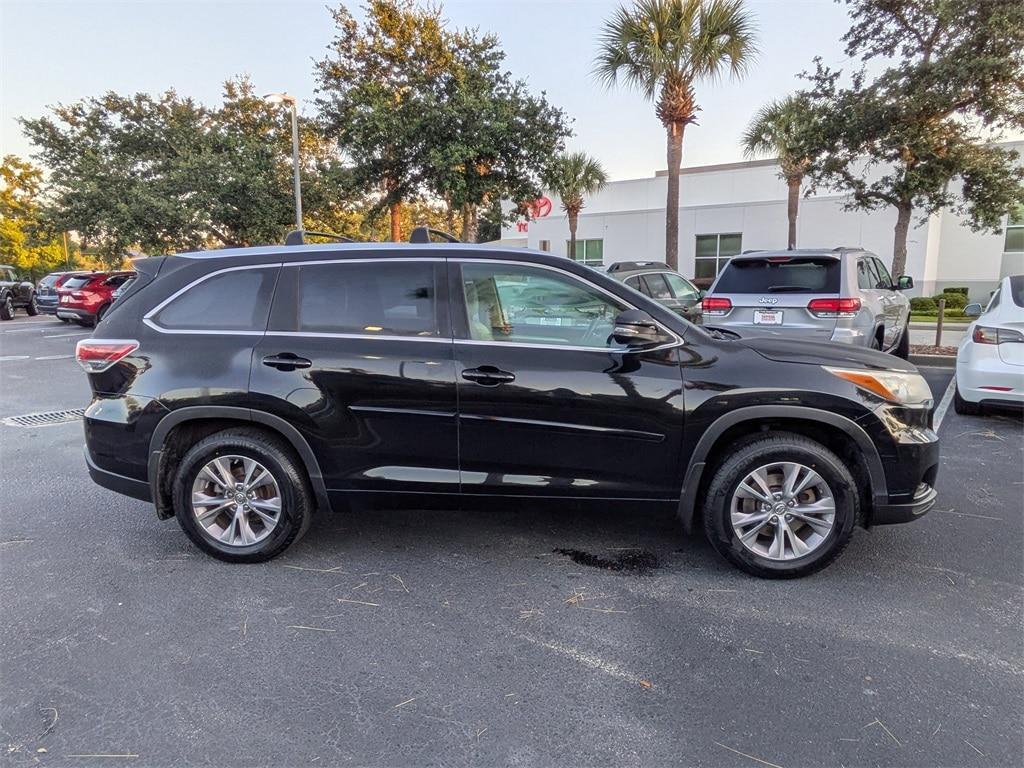 used 2015 Toyota Highlander car, priced at $15,831