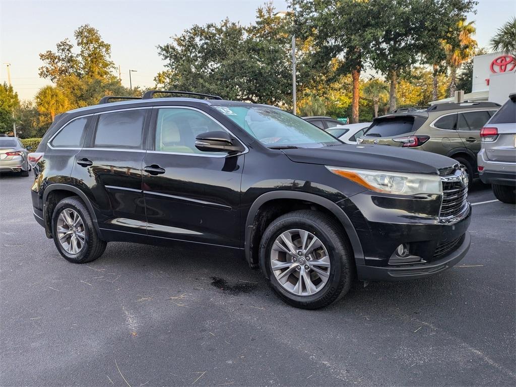 used 2015 Toyota Highlander car, priced at $15,831