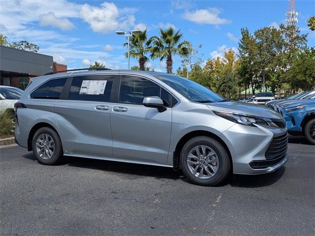 new 2025 Toyota Sienna car