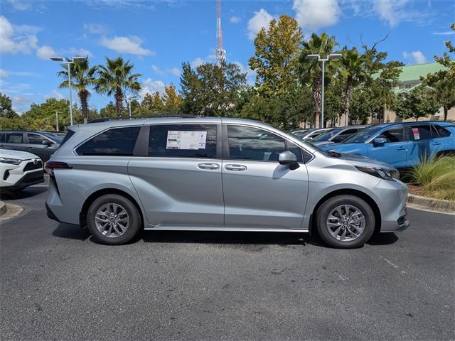 new 2025 Toyota Sienna car