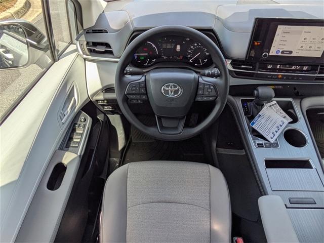 new 2025 Toyota Sienna car