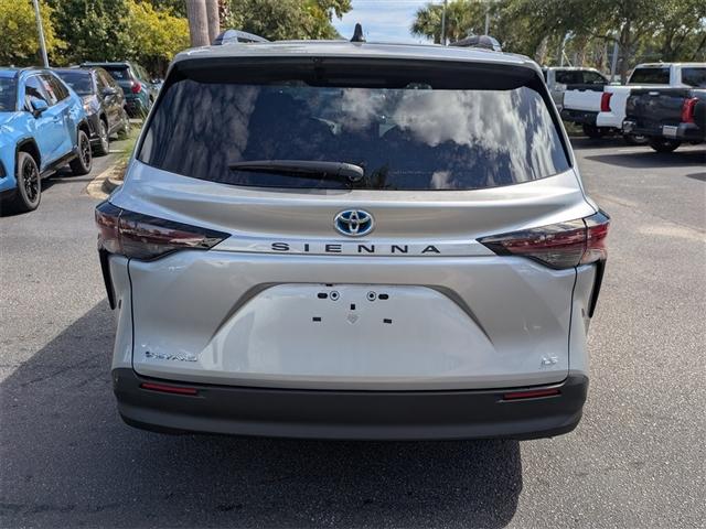 new 2025 Toyota Sienna car