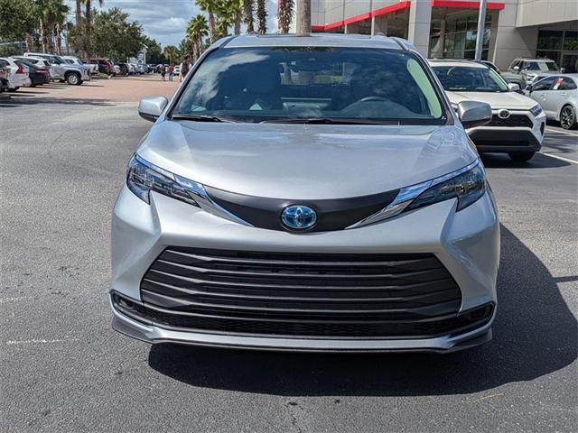 new 2025 Toyota Sienna car