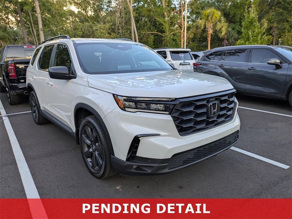used 2023 Honda Pilot car, priced at $35,331