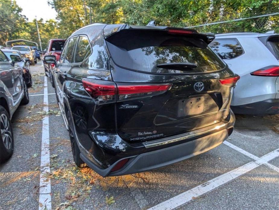 used 2021 Toyota Highlander car, priced at $28,831