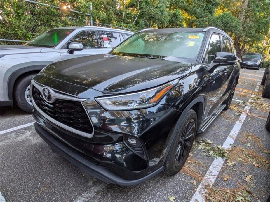 used 2021 Toyota Highlander car, priced at $28,831