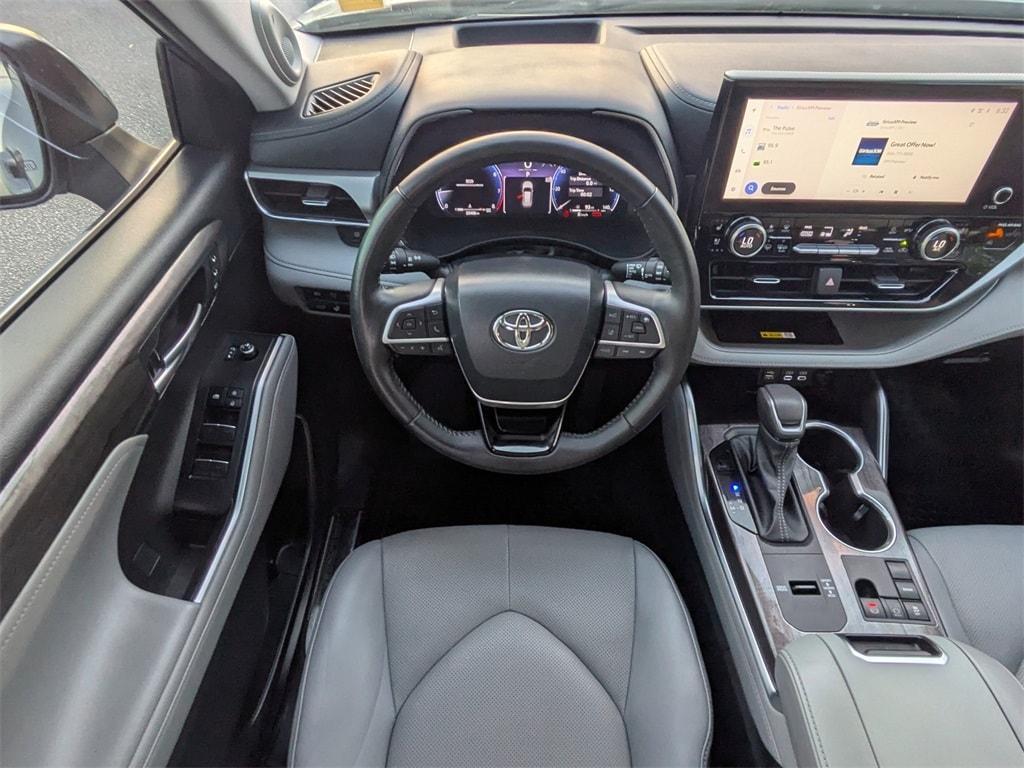 used 2023 Toyota Highlander car, priced at $45,031