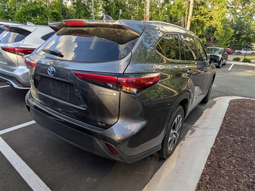 used 2022 Toyota Highlander Hybrid car, priced at $38,431