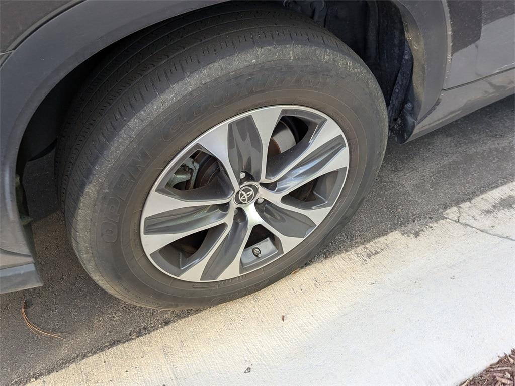 used 2022 Toyota Highlander Hybrid car, priced at $38,431