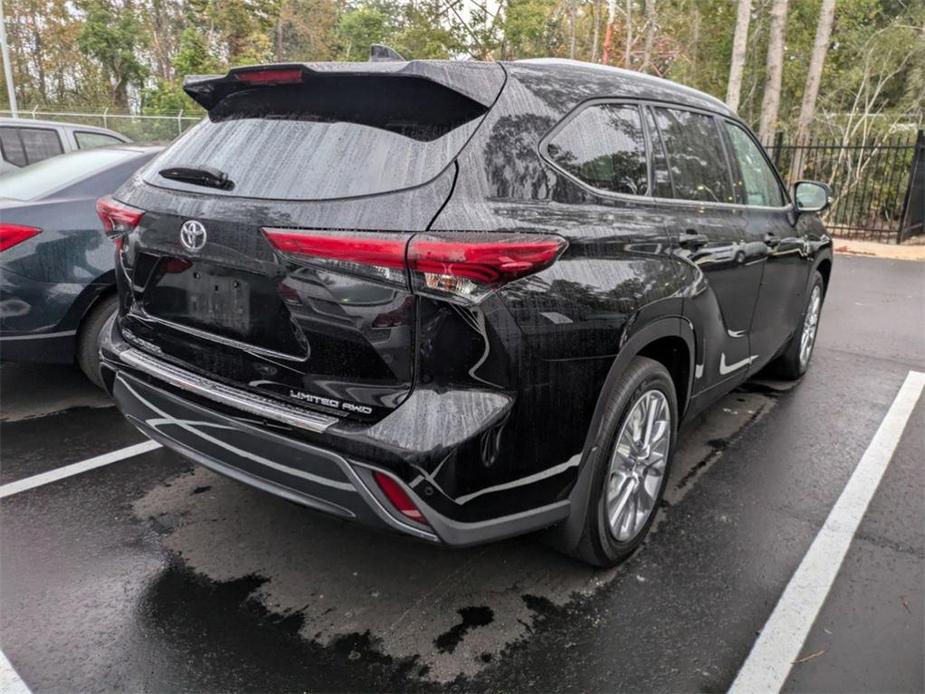 used 2021 Toyota Highlander car