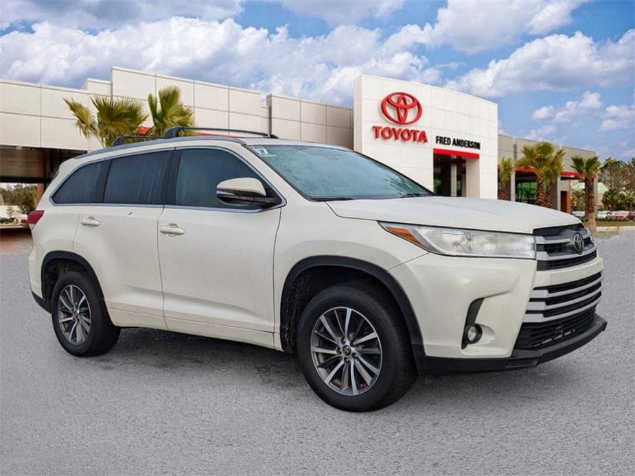 used 2017 Toyota Highlander car, priced at $17,231