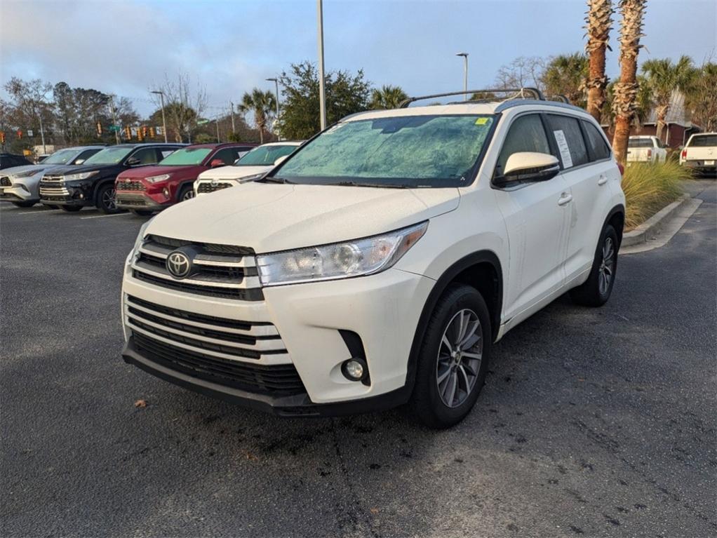 used 2017 Toyota Highlander car, priced at $17,231