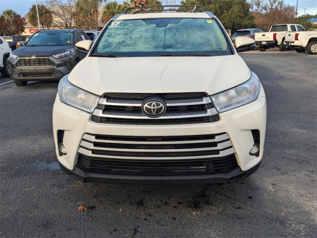 used 2017 Toyota Highlander car, priced at $17,231