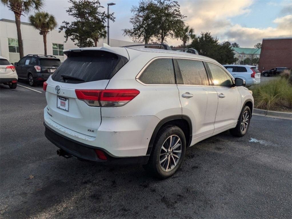 used 2017 Toyota Highlander car, priced at $17,231