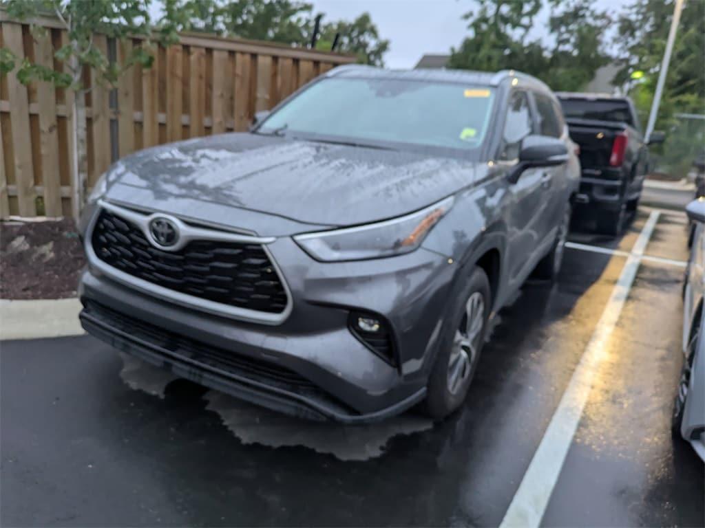 used 2023 Toyota Highlander car, priced at $39,431